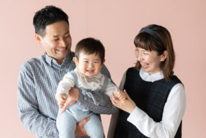 広島のフォトスタジオ「記念写真館SUNNY」家族写真