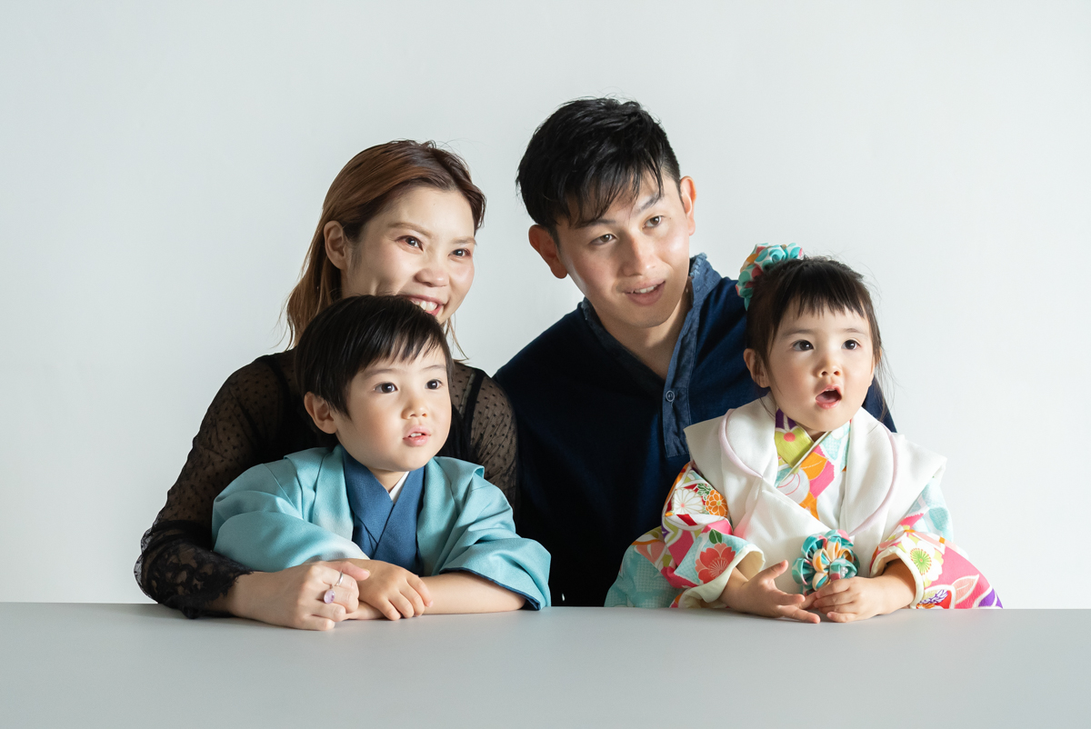 広島のフォトスタジオ「記念写真館SUNNY」家族写真
